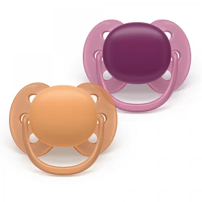 Комплект от 2 броя ортодонтични силиконови залъгалки Philips AVENT Ultra Soft SCF093/03, в кутия за стерилизиране, plant-based 0669.001