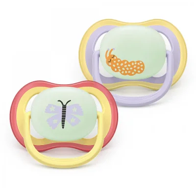 2 броя светещи в тъмното, ортодонтски силиконови залъгалки Philips AVENT SCF376/25 Ultra Air NightTime, 0-6м, с картинки, в кутия за стерилизиране 0657.001
