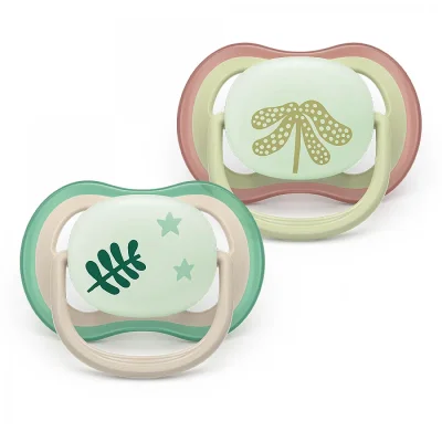 2 броя светещи в тъмното, ортодонтски силиконови залъгалки Philips AVENT SCF376/31 Ultra Air NightTime, 6-18м, с картинки, в кутия за стерилизиране 0661.001