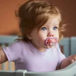 Philips AVENT Ортодонтични залъгалки Ultra Air + стерилизаторна кутия (18м+) ЖИРАФ/ МЕЧЕ, 2 бр./оп. 0516.006