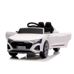 Ел.джип Audi SQ8 бял