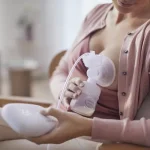 Единична електрическа помпа Natural Motion Philips AVENT SCF395/31 Advanced с 1 бр. полипропиленово шише от 125 мл с биберон Natural Response 0м+, 5 бр. торбички за кърма и 4 бр. подплънки 0615.001