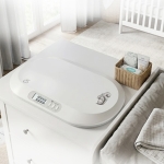 Електронна везна за бебета Peanut white