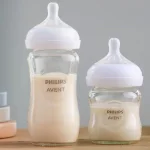 Подаръчен комплект за бебе Philips AVENT с 3 стъклени шишета за хранене Natural Response с биберони без протичане и залъгалка  00A.0602.001
