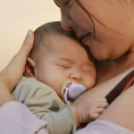 2 броя ортодонтски силиконови залъгалки Ultra Air, 0-6м, пастелни едноцветни, в кутия за стерилизиране 0643.001