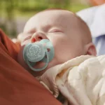 Комплект от 2 броя ортодонтични силиконови залъгалки Philips AVENT Ultra Soft SCF091/41, в кутия за стерилизиране, plant-based 0667.001