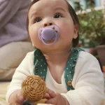 Комплект от 2 броя ортодонтични силиконови залъгалки Philips AVENT Ultra Soft SCF091/43, в кутия за стерилизиране, plant-based 0664.001 