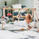 Активна гимнастика Tiny Love Boho Chic Luxe Developmental Gymini с кръгло килимче с диаметър 92 см и дървена арка с висящи играчки, 0м+