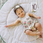 Активна гимнастика Tiny Love Boho Chic Luxe Developmental Gymini с кръгло килимче с диаметър 92 см и дървена арка с висящи играчки, 0м+ 0131.001