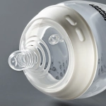 Комплект от 2 броя Биберони Tommee Tippee Natural Start FAST FLOW (бърз поток), 3 капки, подходящи за бебета на възраст 6+ месеца ТТ.0006