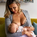 Безжична електрическа помпа за изцеждане на кърма Tommee Tippee Made For Me HANDS-FREE, с мобилно приложение, до 4 часа работа на батерия, с биберон Closer to Nature 0м+ TT.0263