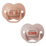 Комплект от 2 бр. ортодонтични залъгалки Tommee Tippee ANY TIME със симетричен силиконов биберон, 6-18м, розови с декор KIND, в кутия за стерилизиране TT.0273 