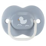 Комплект от 2 бр. ортодонтични залъгалки Tommee Tippee ANY TIME със симетричен силиконов биберон, 18-36м, зелено и синьо с декор Пате, в кутия за стерилизиране TT.0284