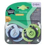 Комплект от 2 бр. ортодонтични залъгалки Tommee Tippee FUN FRIENDS със силиконов биберон, 0-6м, забавна декорация на щита, в кутия за стерилизиране 0246